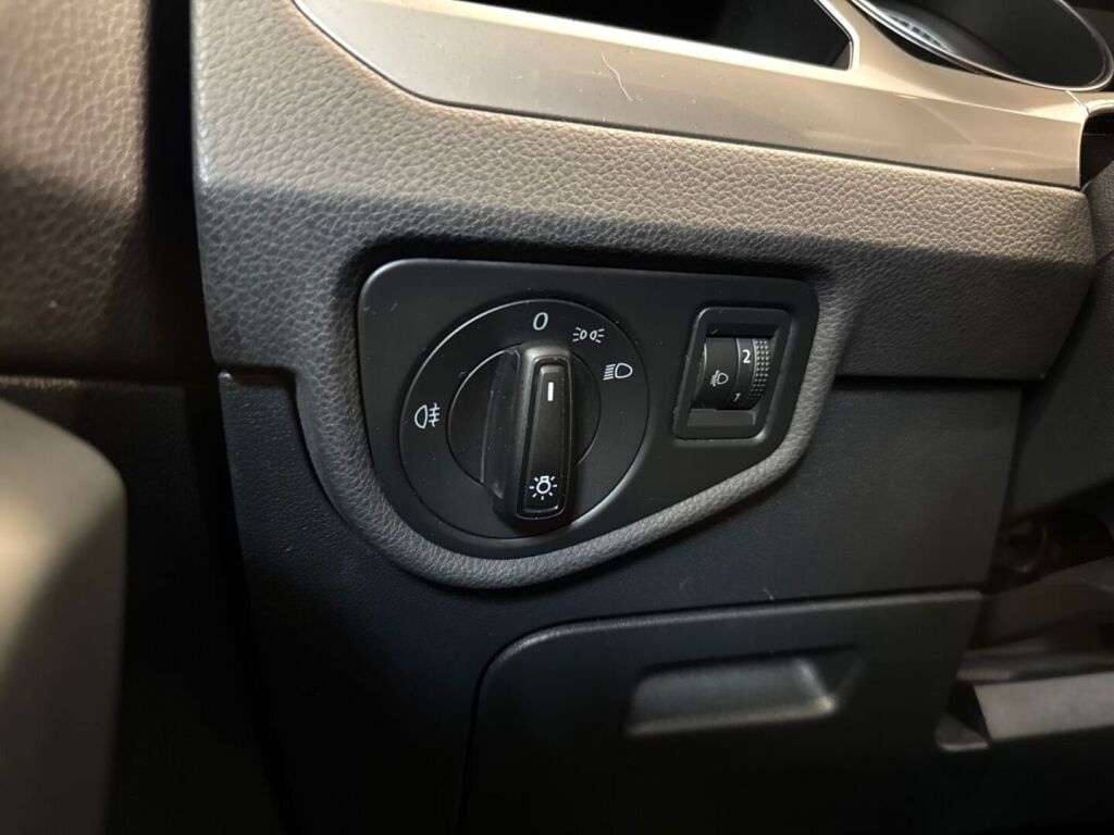 Volkswagen Touran 2017 Valkoinen