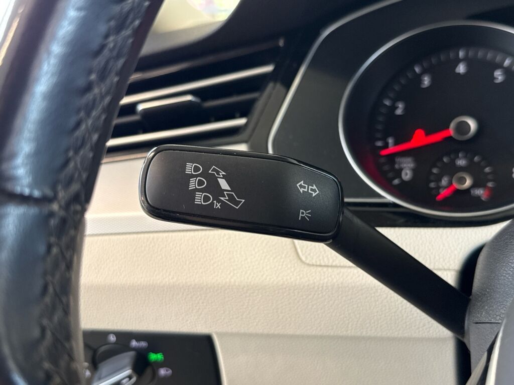 Volkswagen Passat 2017 Sininen