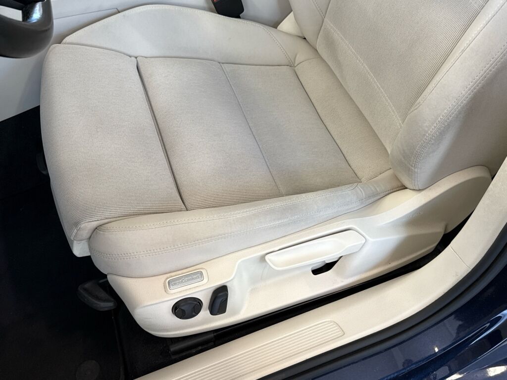 Volkswagen Passat 2017 Sininen