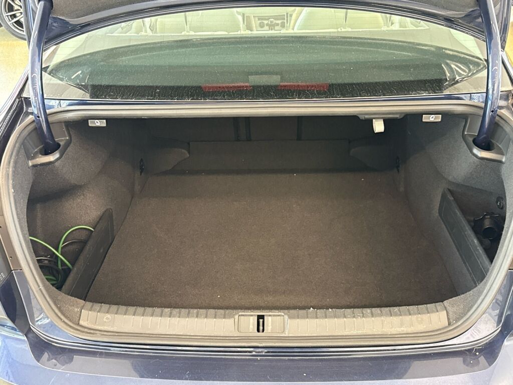 Volkswagen Passat 2017 Sininen