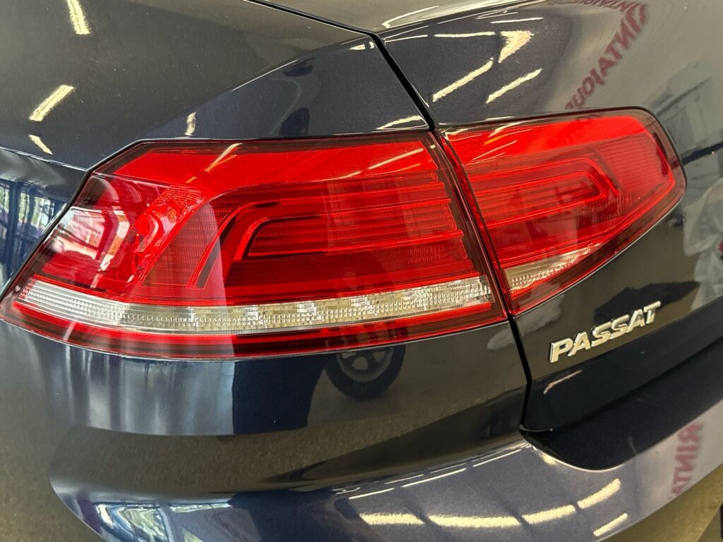 Volkswagen Passat 2017 Sininen