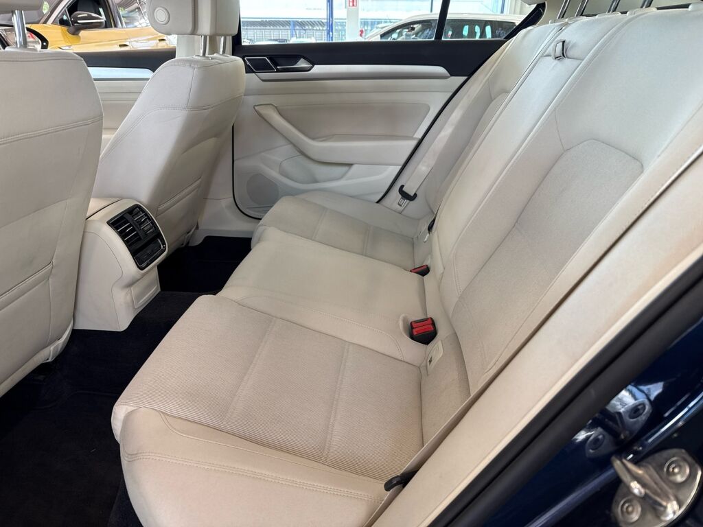 Volkswagen Passat 2017 Sininen