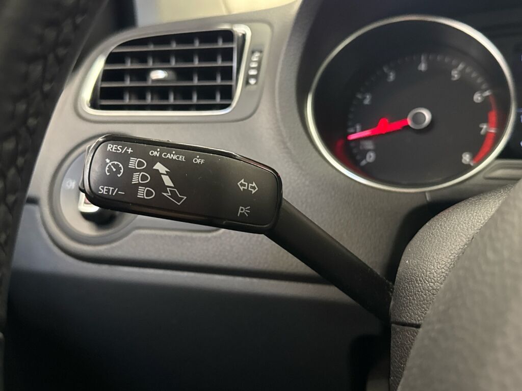 Volkswagen Polo 2017 Valkoinen