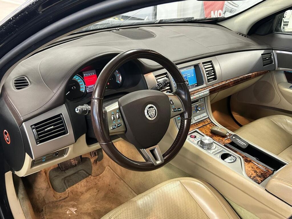 Jaguar XF 2008 Met. Musta