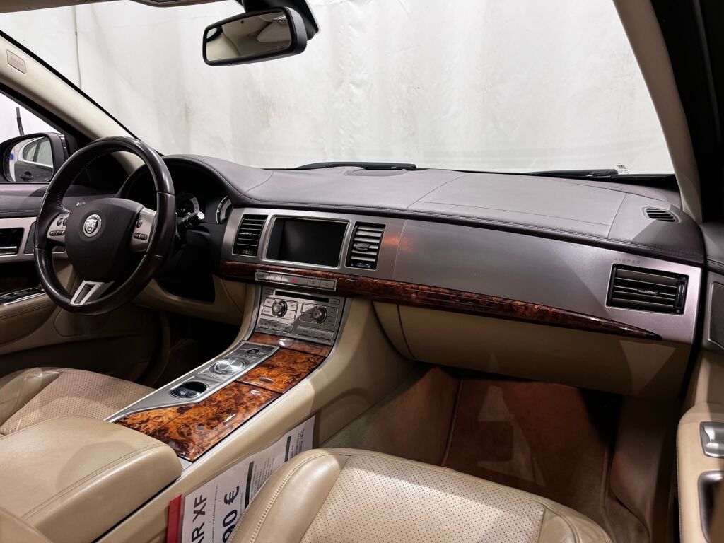 Jaguar XF 2008 Met. Musta