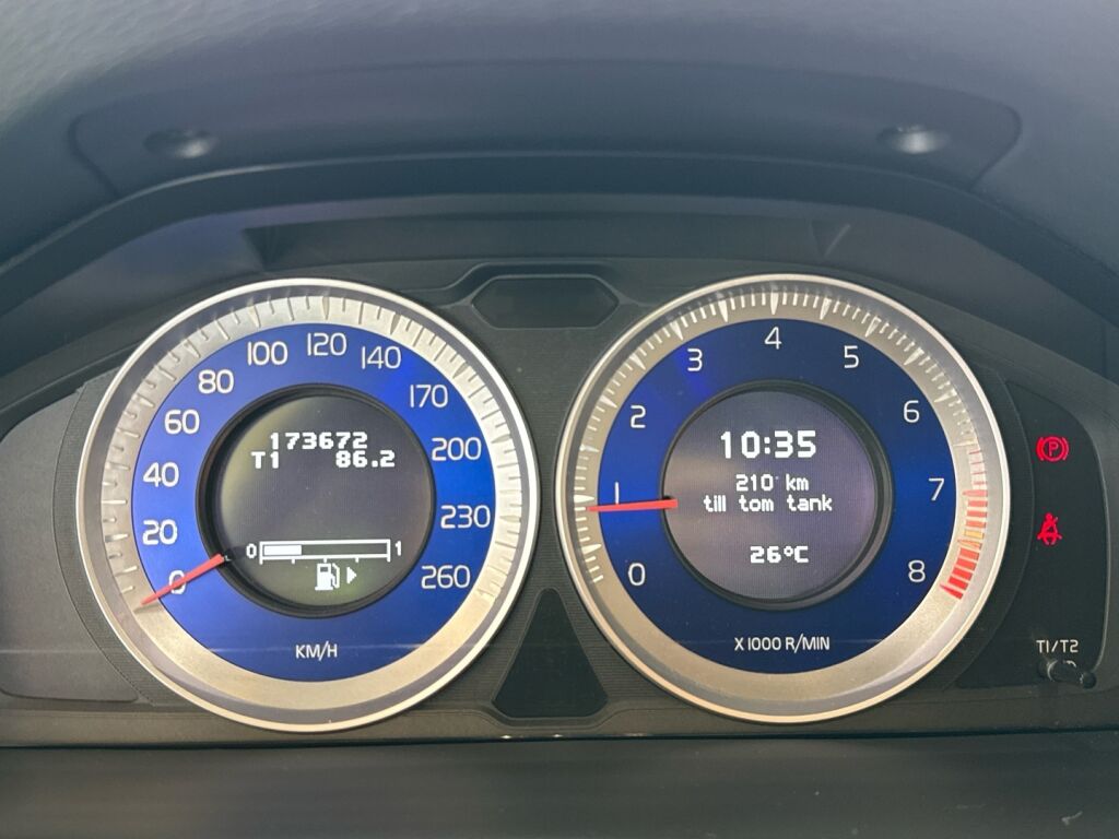 Volvo V60 2011 Musta