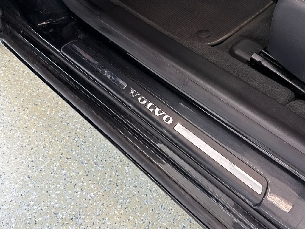 Volvo V60 2011 Musta