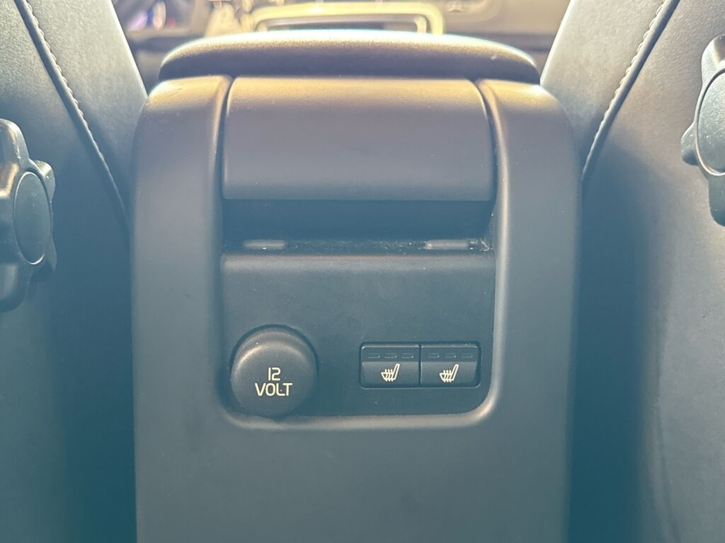 Volvo V60 2011 Musta