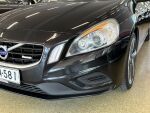 Volvo V60 2011 Musta