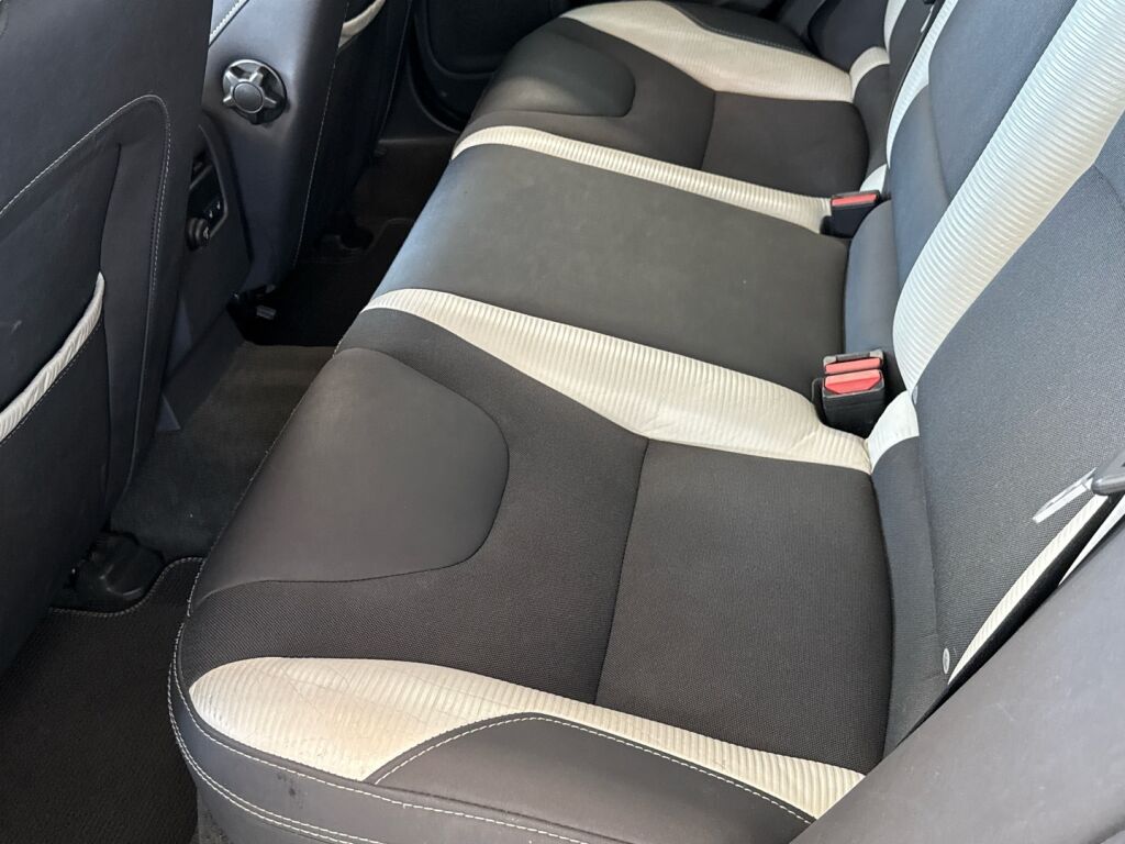 Volvo V60 2011 Musta