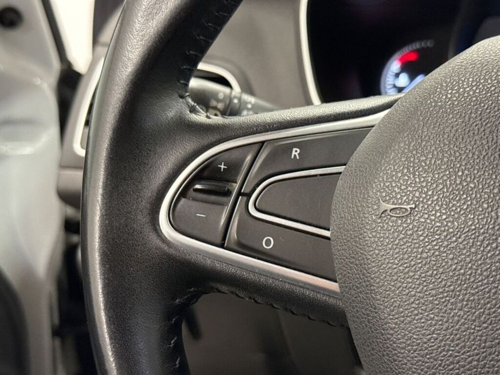 Renault Megane 2017 Valkoinen