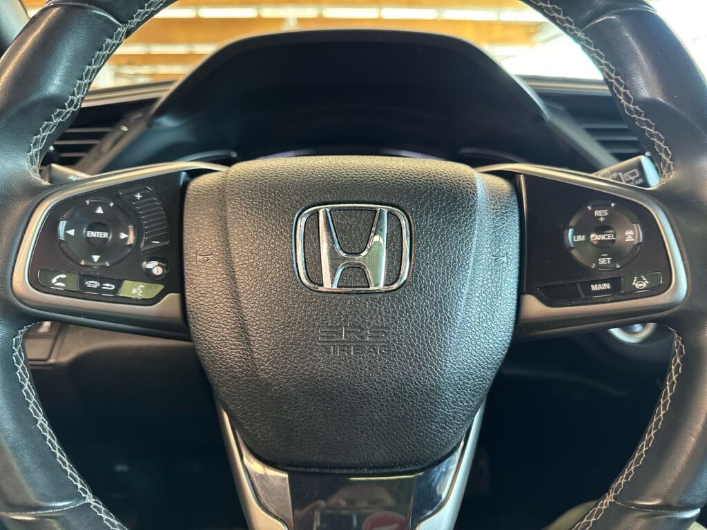 Honda Civic 2017 Punainen