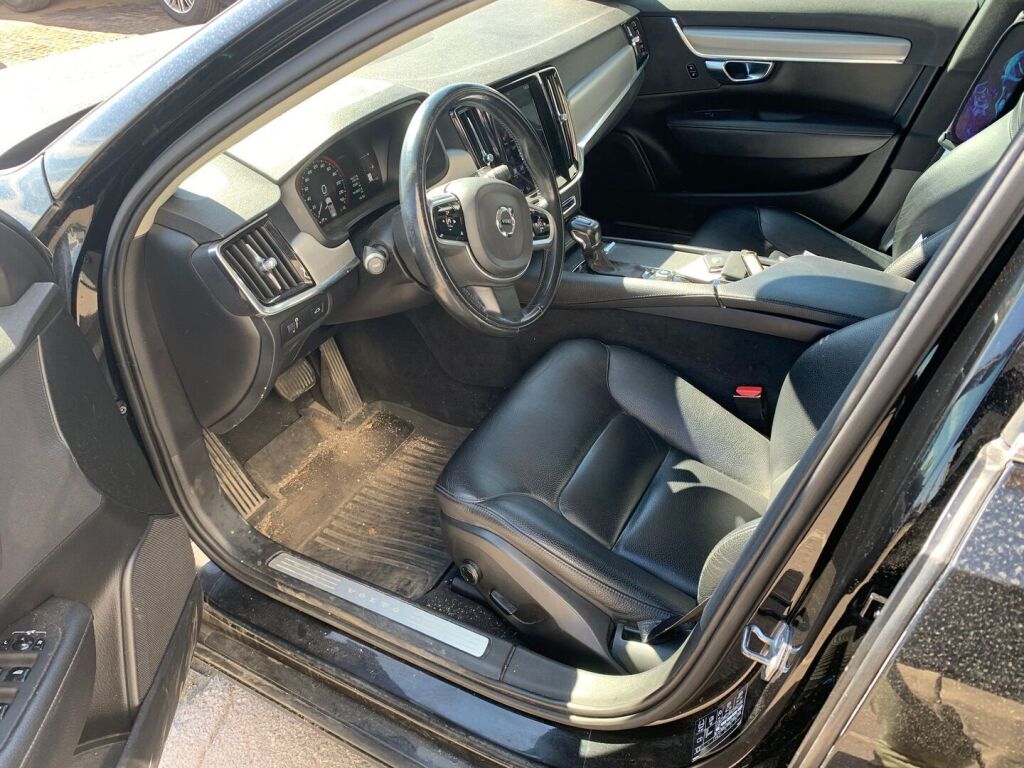 Volvo V90 2017 Musta