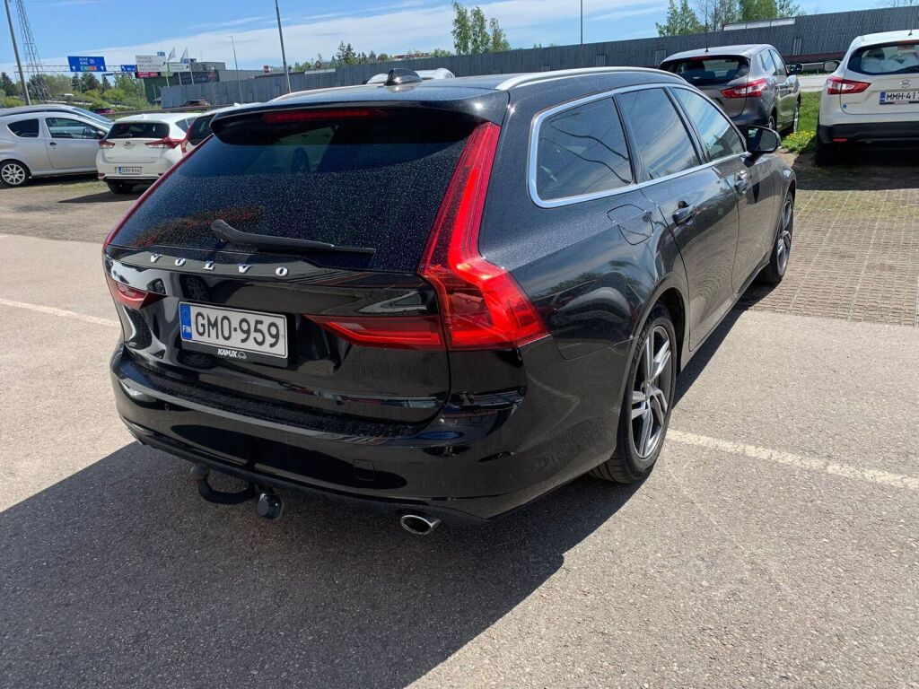 Volvo V90 2017 Musta