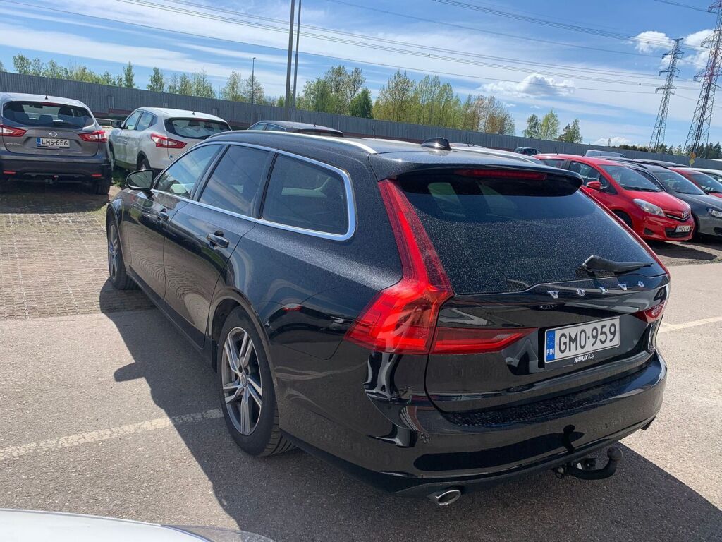 Volvo V90 2017 Musta