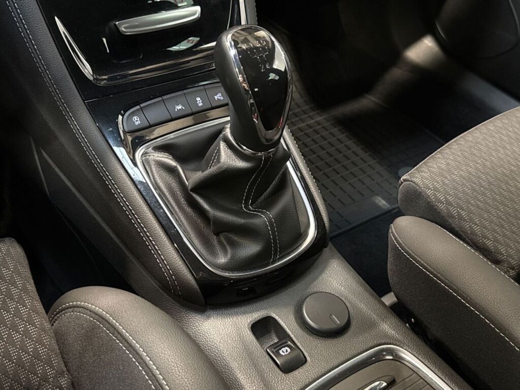 Opel Astra 2017 Valkoinen