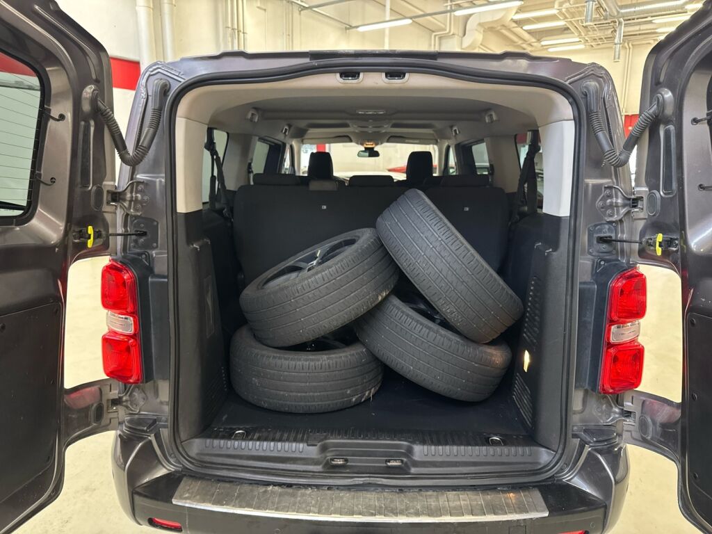 Toyota Proace Verso 2017 Harmaa