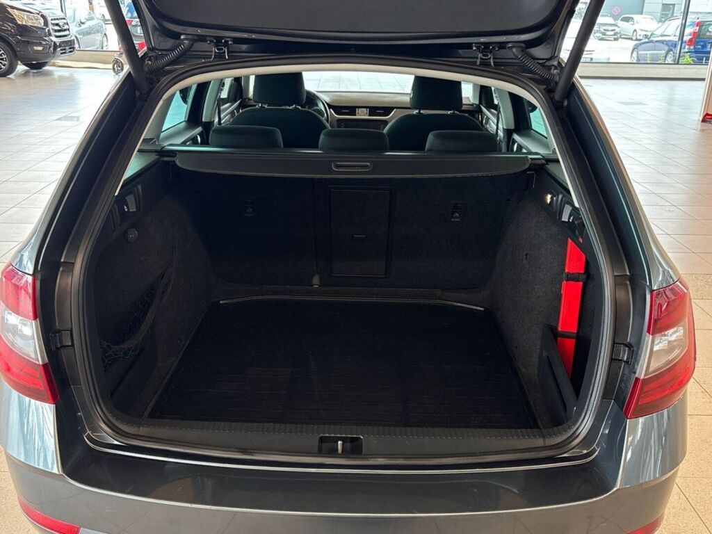 Skoda Octavia 2017 Harmaa