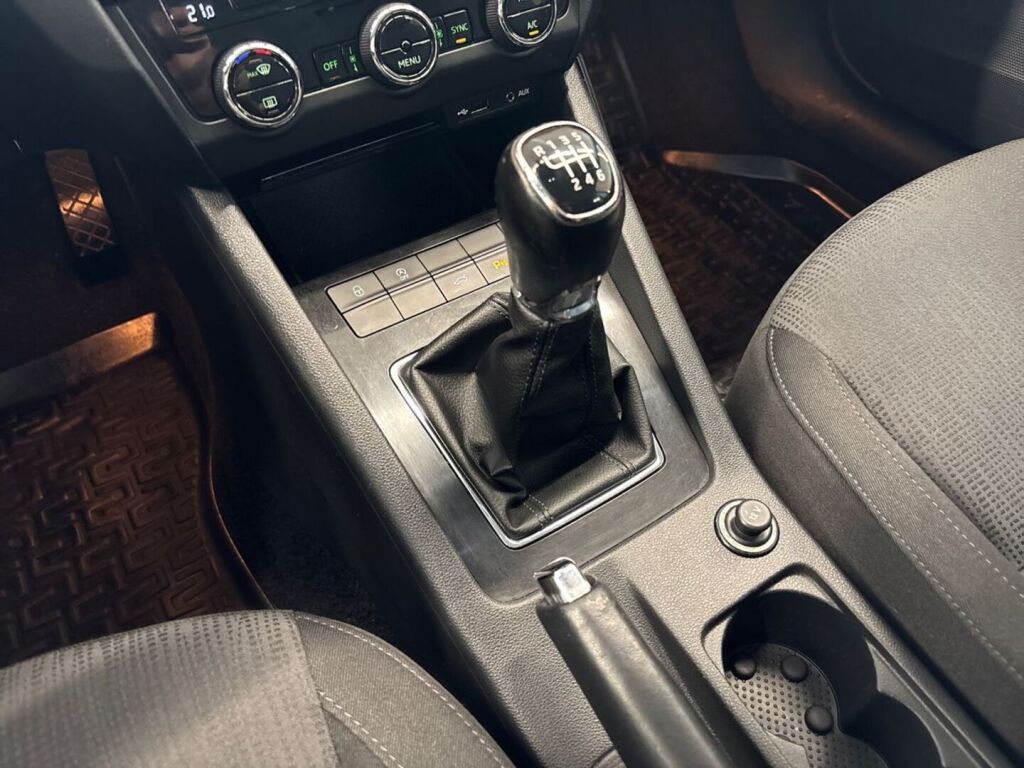 Skoda Octavia 2017 Harmaa