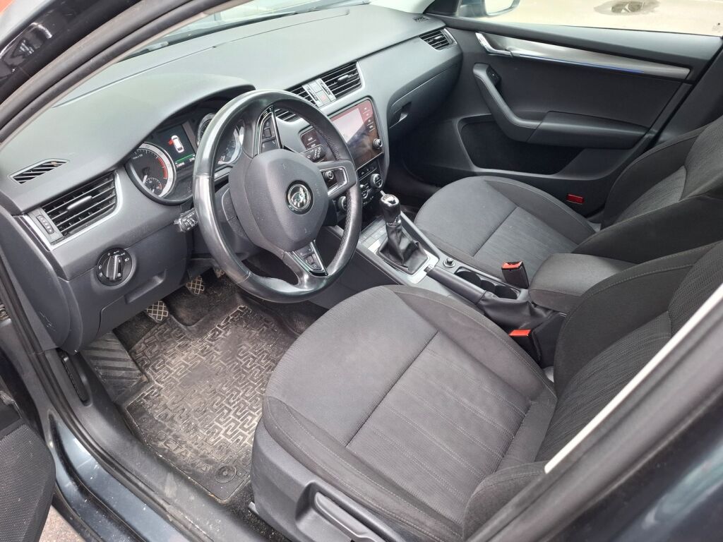 Skoda Octavia 2017 Harmaa