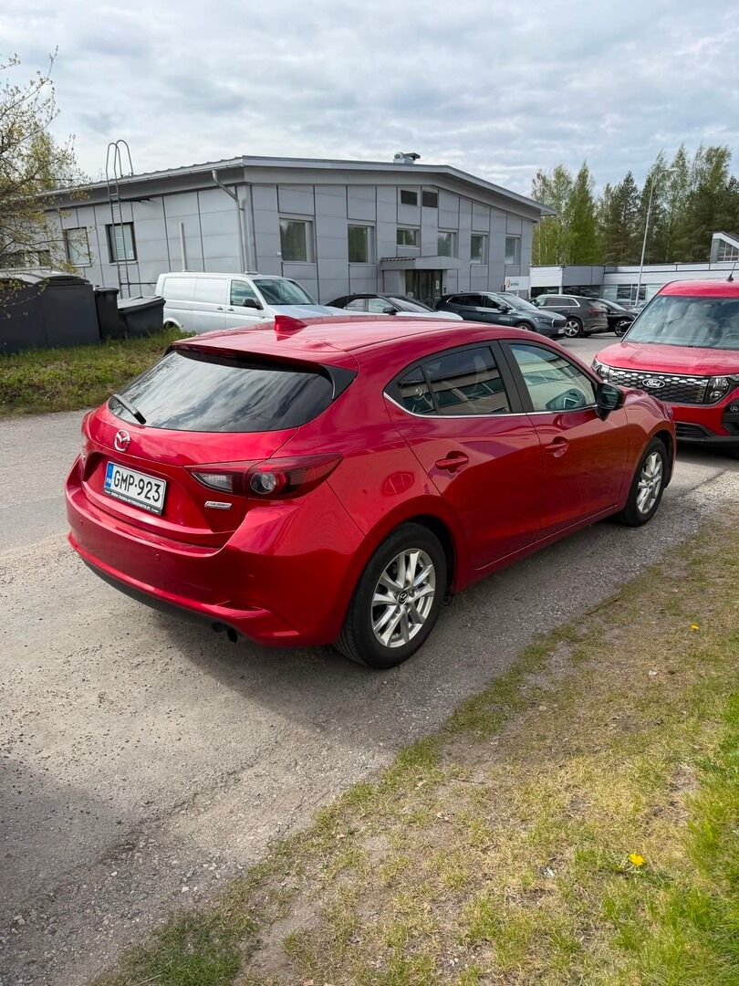 Mazda Mazda3 2018 Punainen
