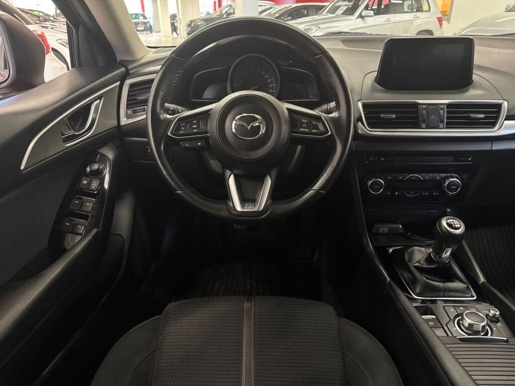 Mazda Mazda3 2018 Punainen