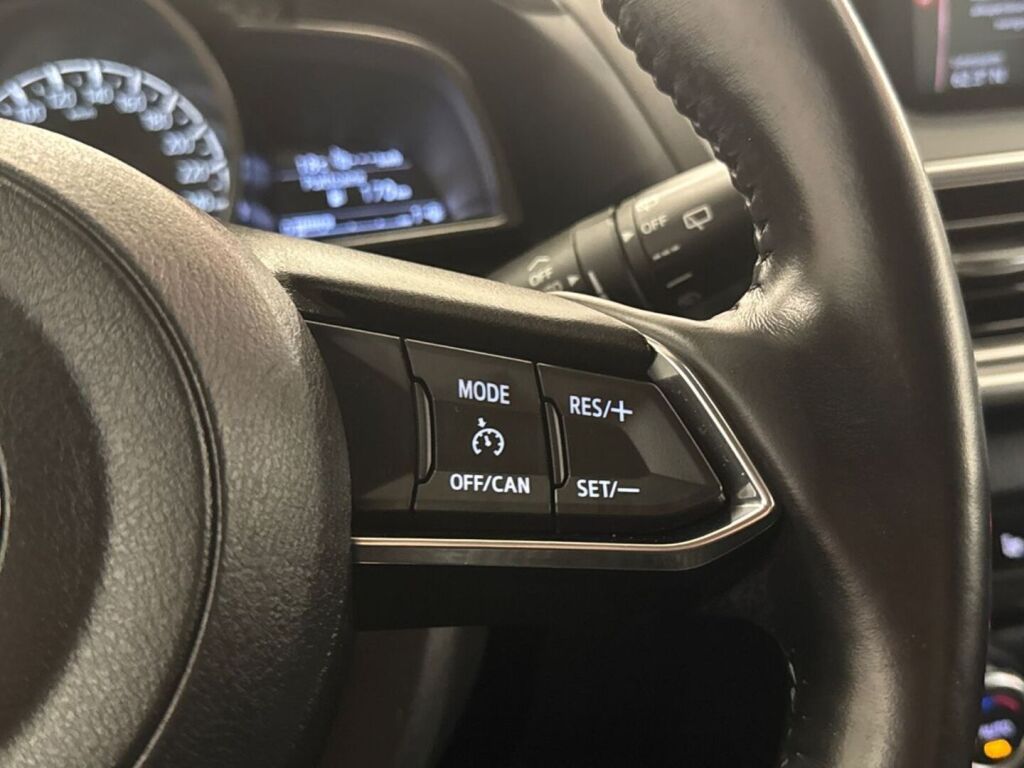 Mazda Mazda3 2018 Punainen
