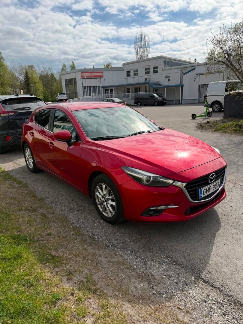 Mazda Mazda3 2018 Punainen