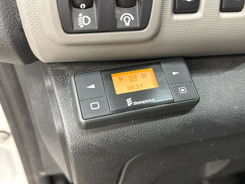 Renault Trafic 2017 Valkoinen