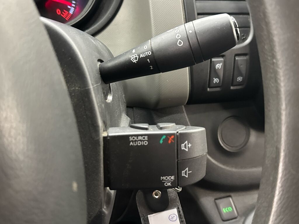 Renault Trafic 2017 Valkoinen