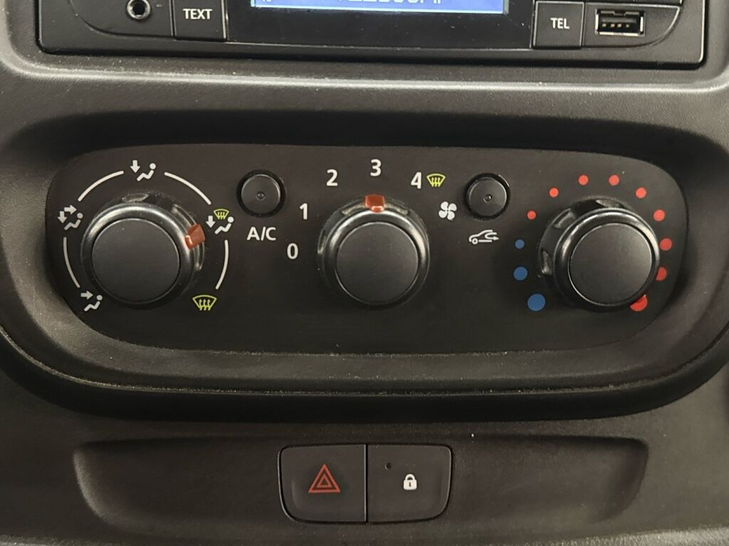 Renault Trafic 2017 Valkoinen