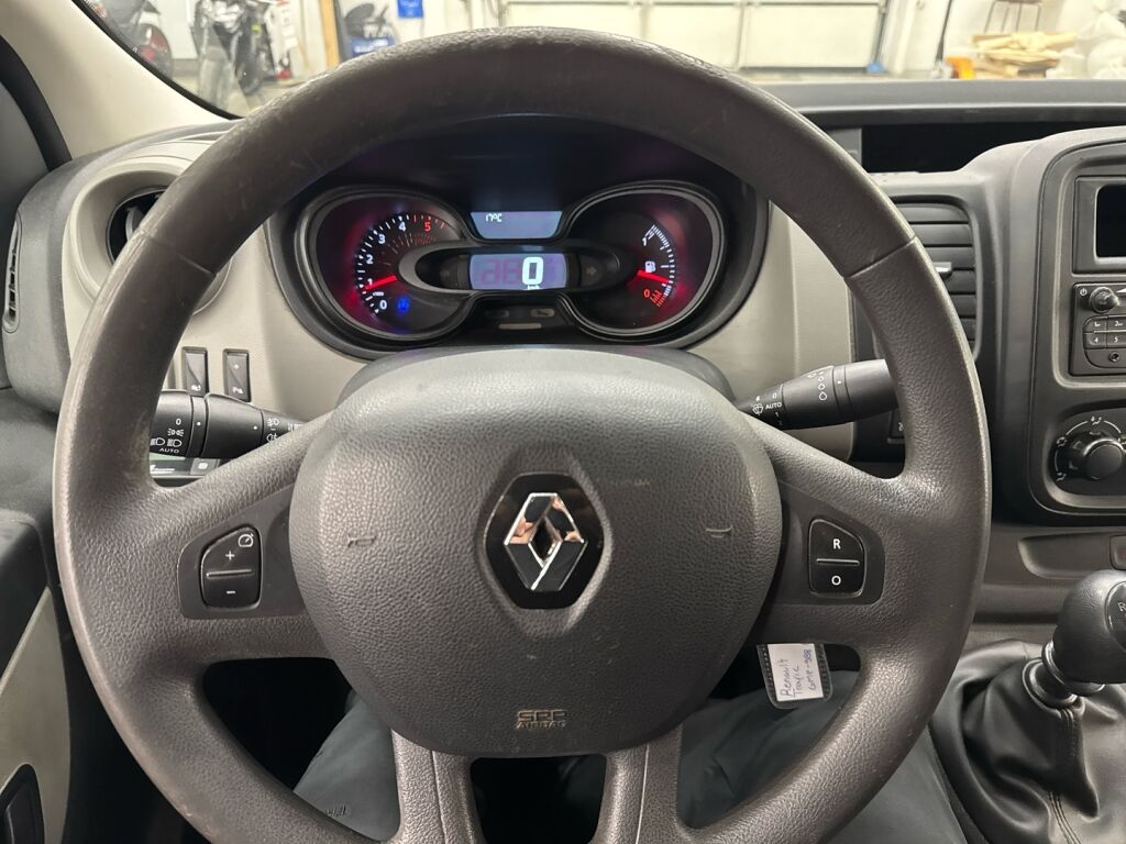 Renault Trafic 2017 Valkoinen
