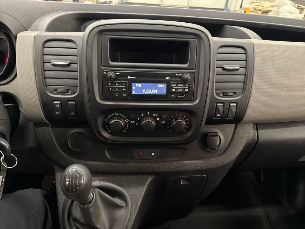 Renault Trafic 2017 Valkoinen