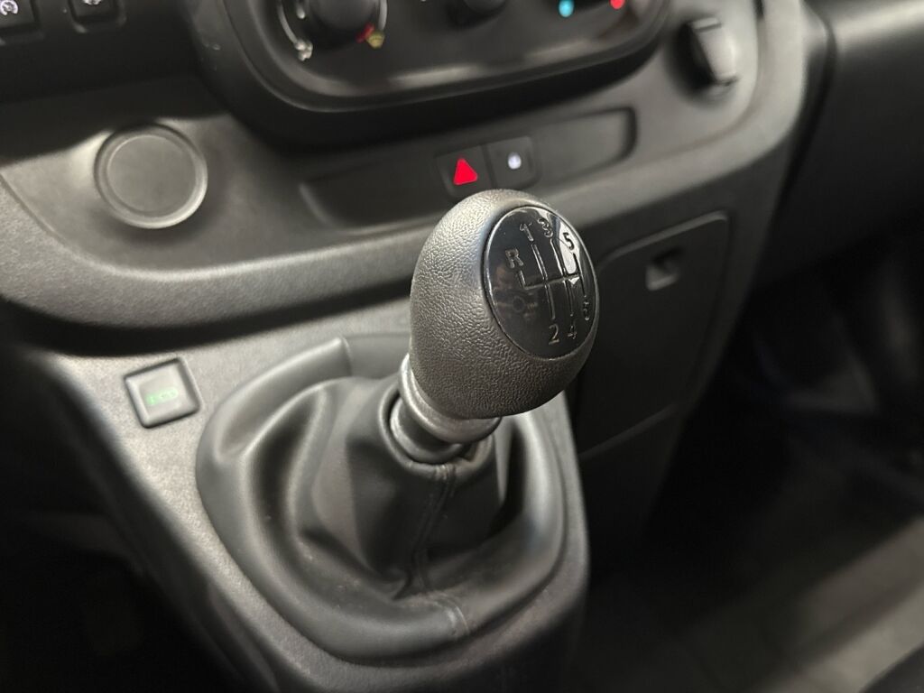 Renault Trafic 2017 Valkoinen