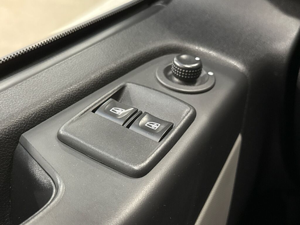 Renault Trafic 2017 Valkoinen