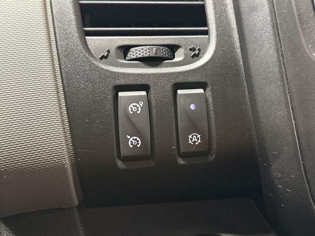 Renault Trafic 2017 Valkoinen