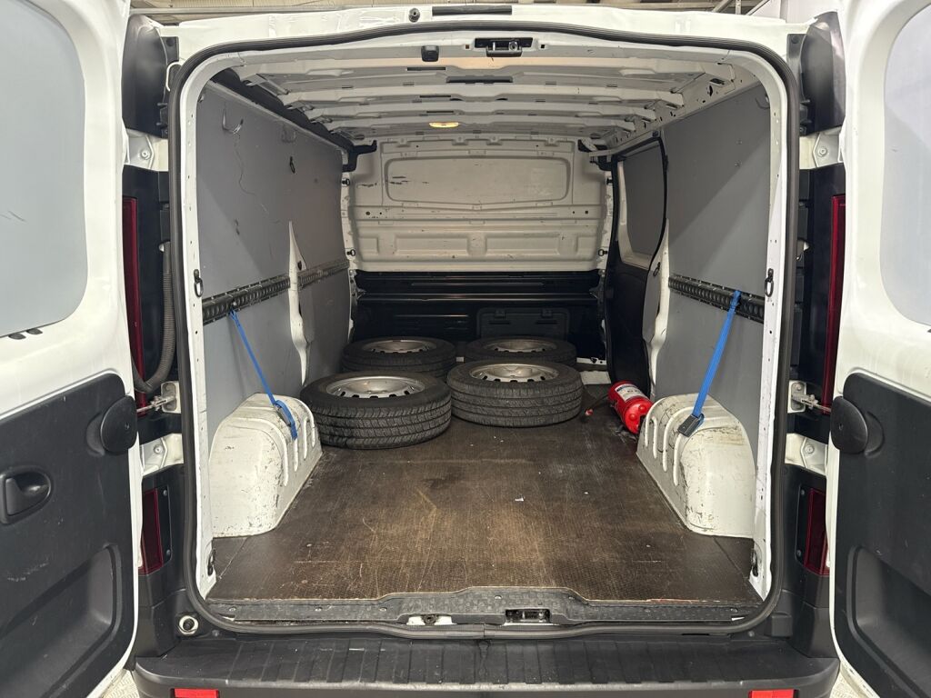 Renault Trafic 2017 Valkoinen