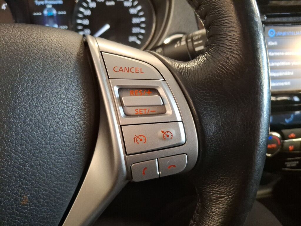 Nissan X-Trail 2017 Musta