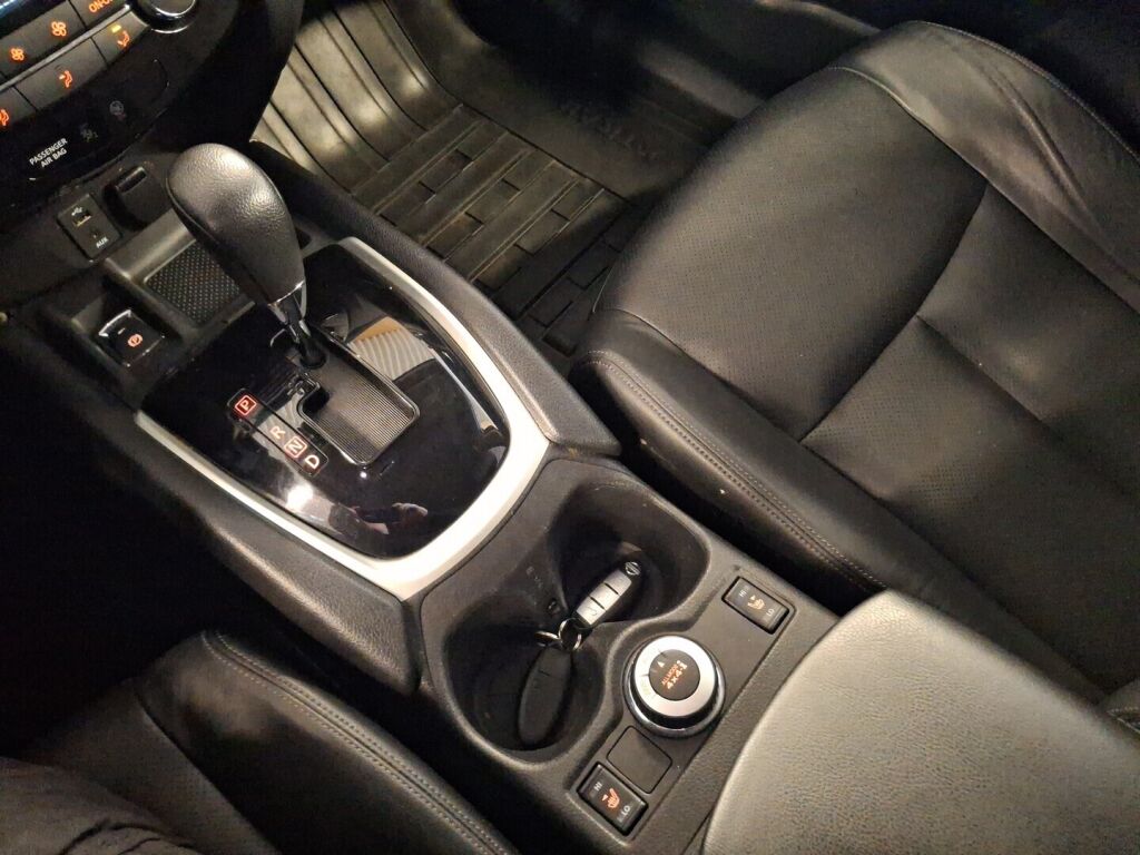 Nissan X-Trail 2017 Musta