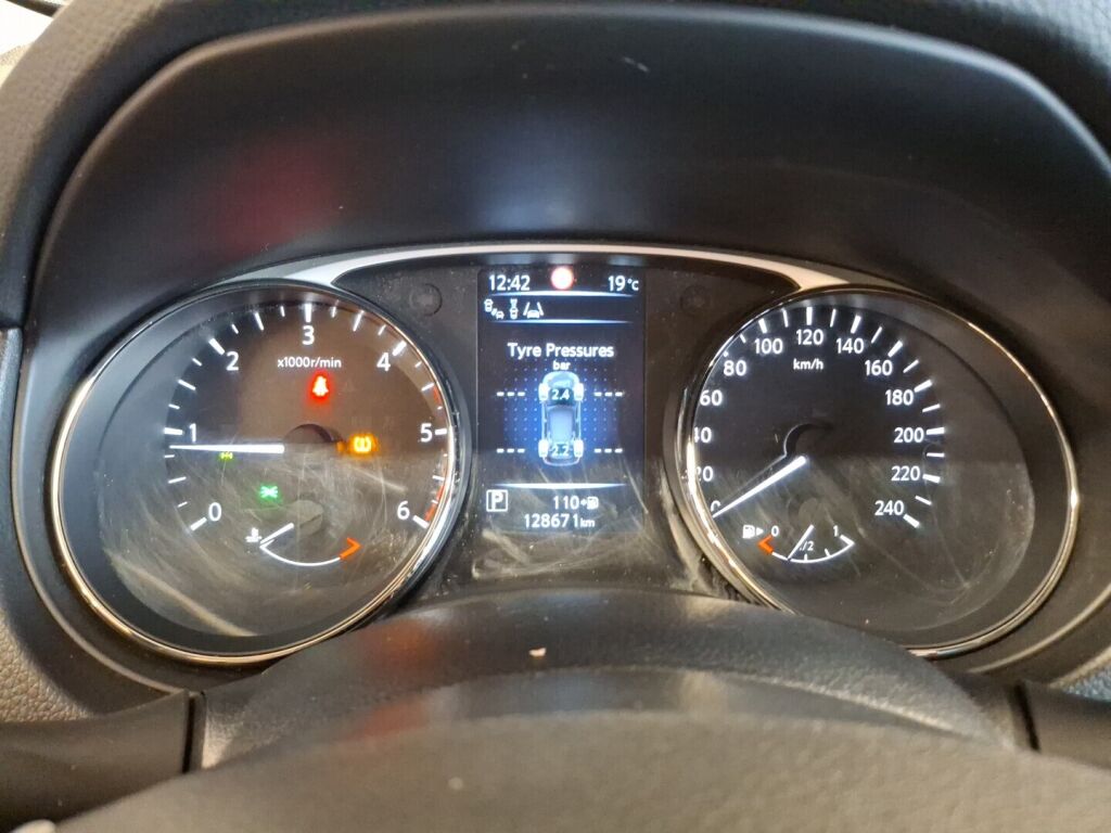 Nissan X-Trail 2017 Musta