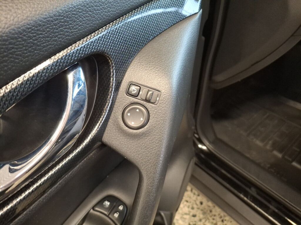 Nissan X-Trail 2017 Musta