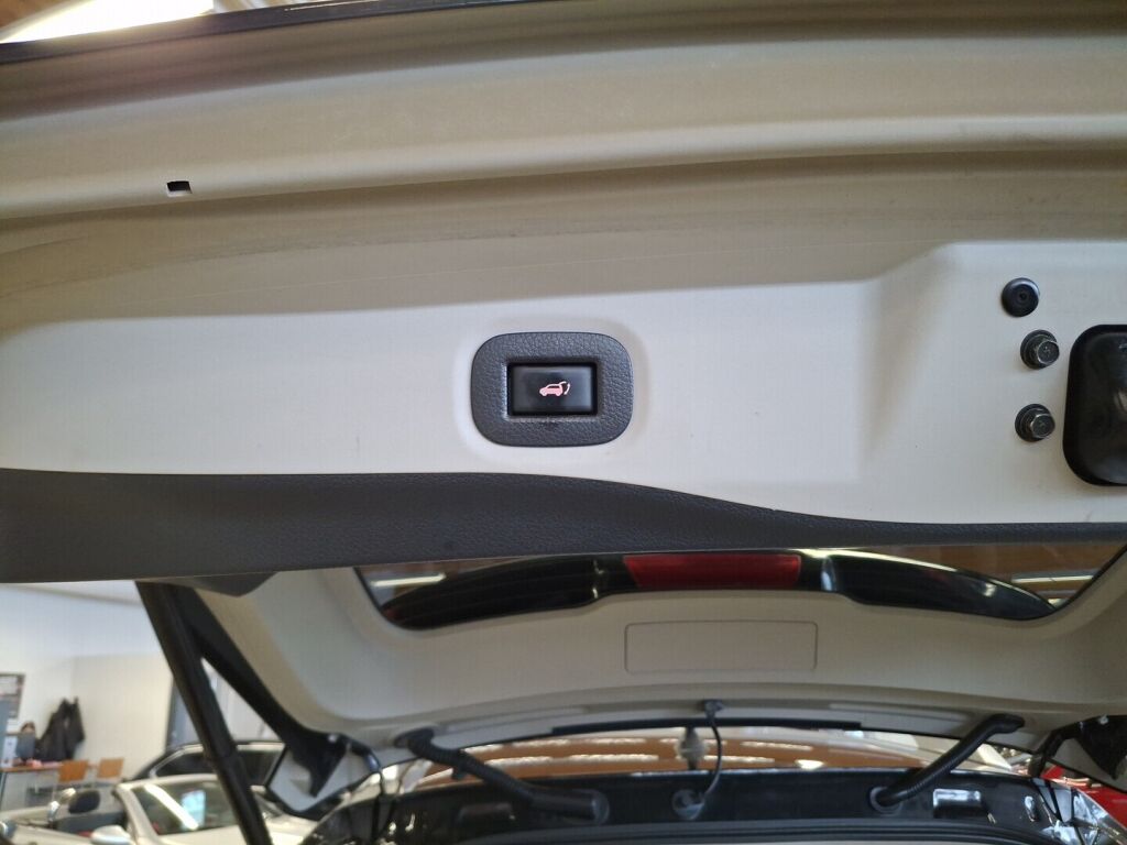 Nissan X-Trail 2017 Musta