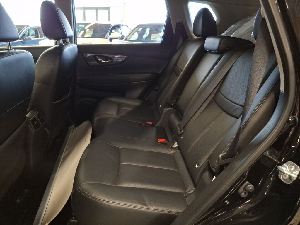 Nissan X-Trail 2017 Musta