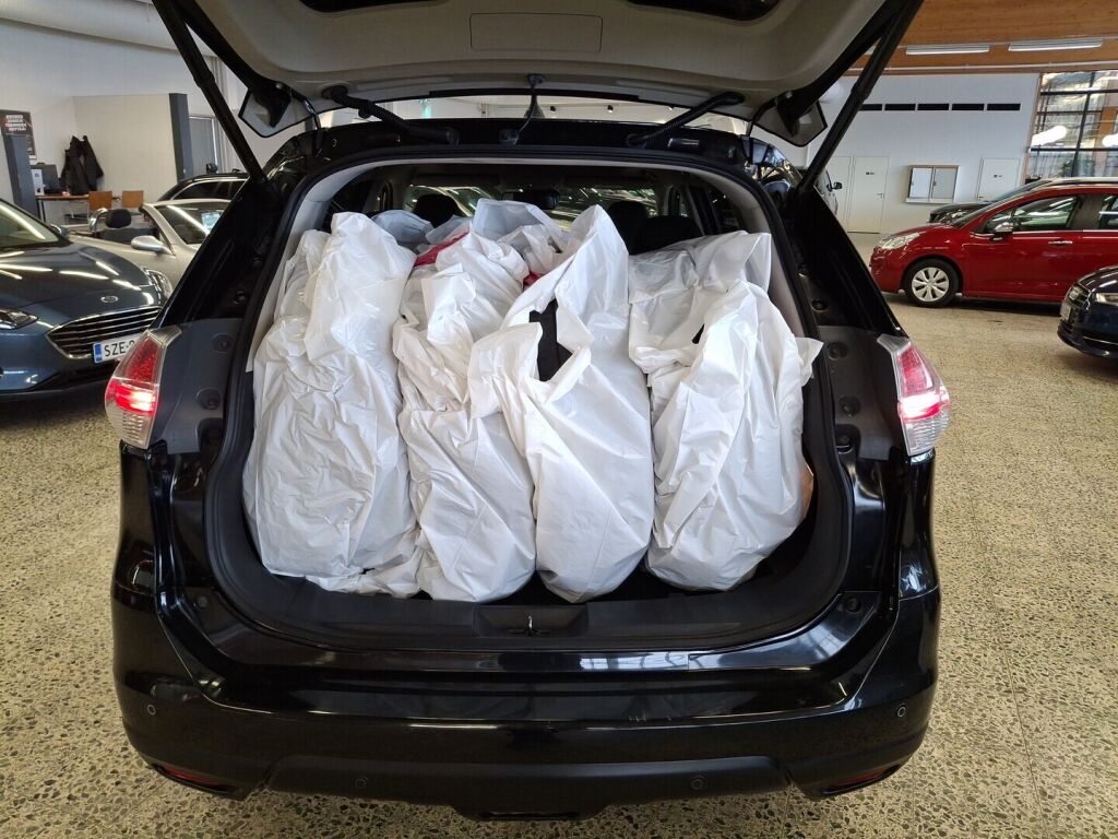 Nissan X-Trail 2017 Musta