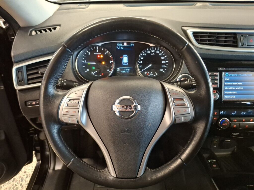 Nissan X-Trail 2017 Musta