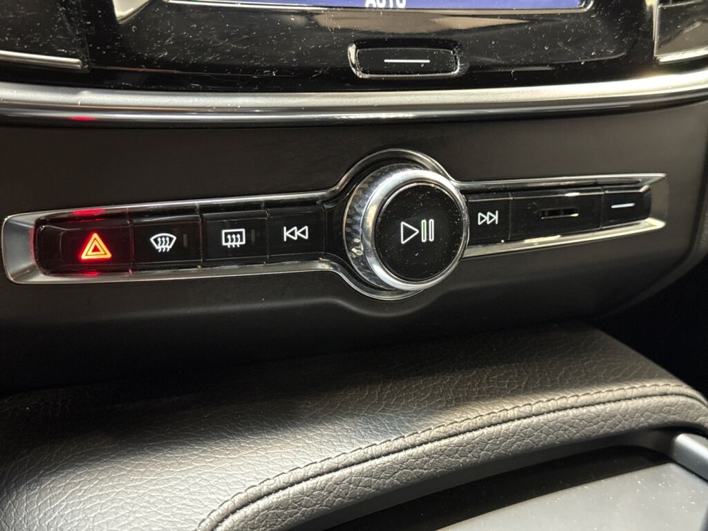 Volvo V90 2017 Musta