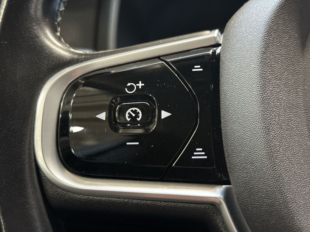 Volvo V90 2017 Musta