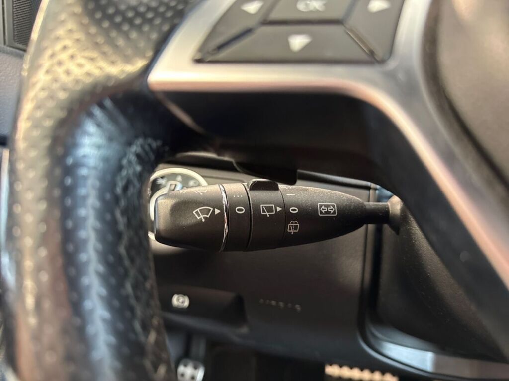 Mercedes-Benz C 2011 Musta
