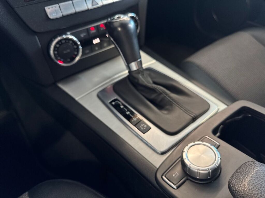 Mercedes-Benz C 2011 Musta