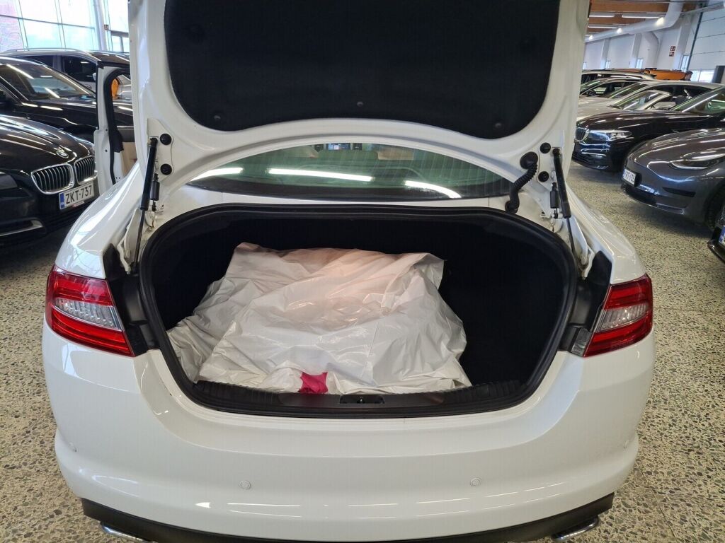 Jaguar XF 2013 Valkoinen